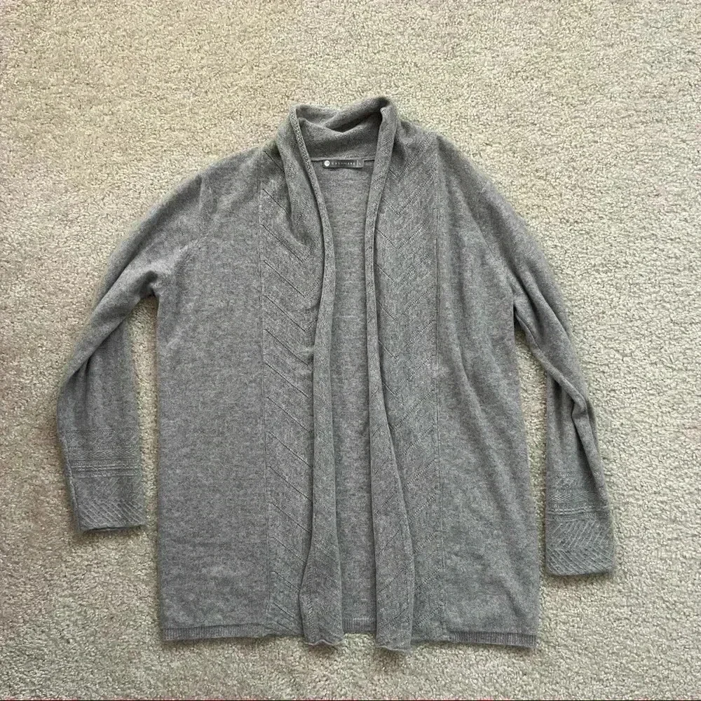 InCashmere drape front
